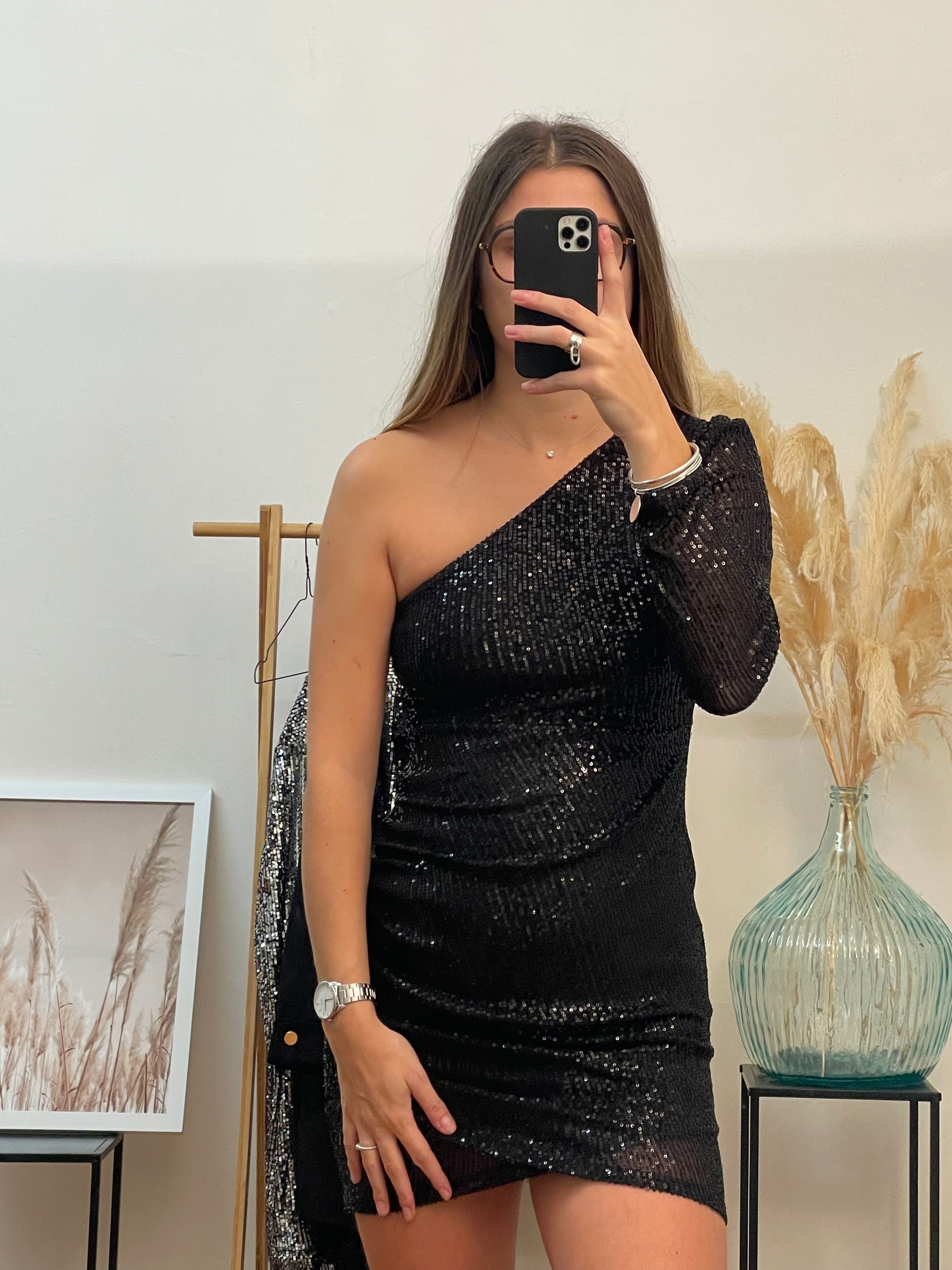 Robe a strass noir Le coin amalia